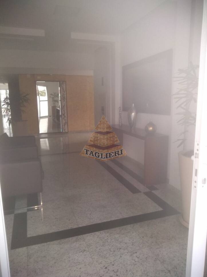 Apartamento próximo ao Shopping Anália Franco, com 76m² priv
