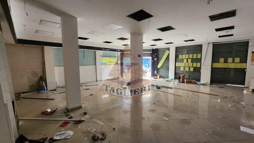 Prédio comercial de esquina no Tatuapé