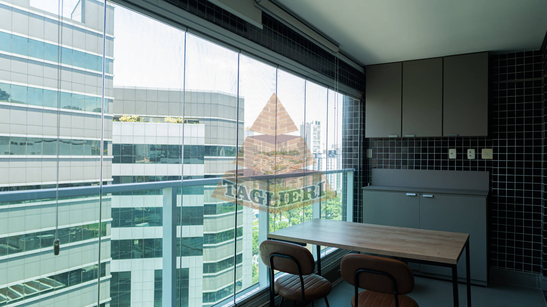 VENDE-SE  APARTAMENTO - 55M , 02 VAGAS - VILA REGENTE FEIJO