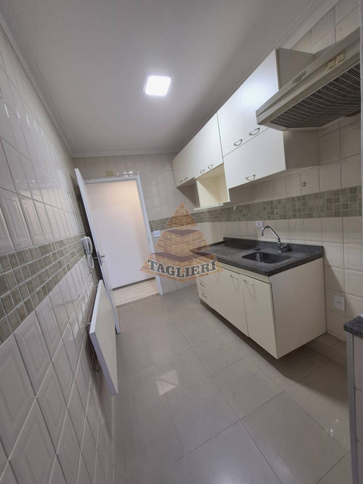 Apartamento Pq São Jorge - 02 dormitórios, 01 vaga