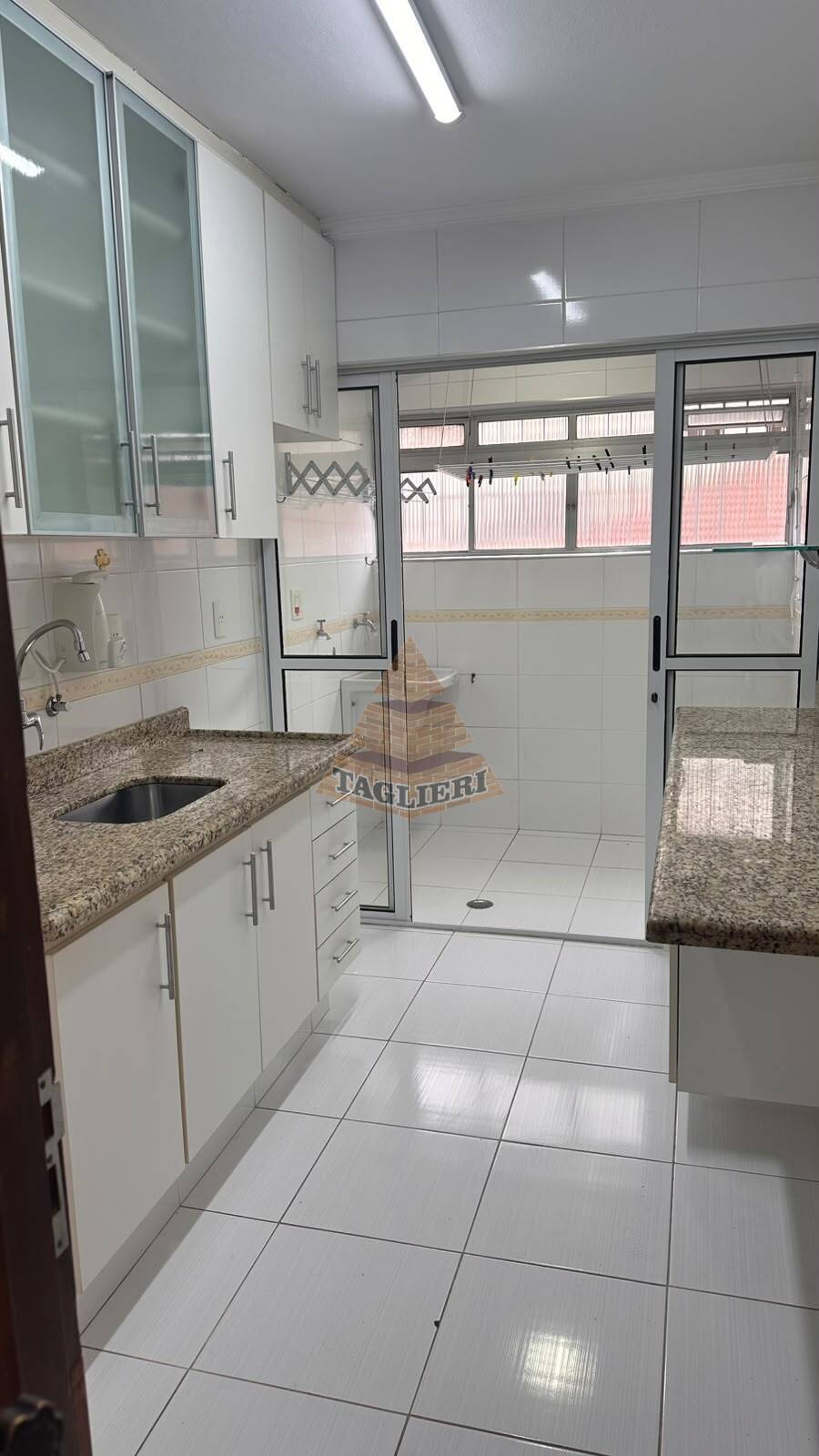 Apartamento para locação muito bem cuidado. Tatuapé. Tem mercadinho prédio
