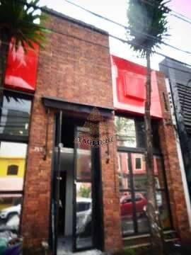 Salão Tatuapé - Rua Itapura com  400 mts. Pé direito bem alto.